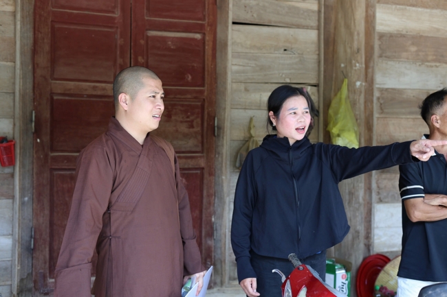 Disaster relief in Nghe An province in the pagoda's charity activities