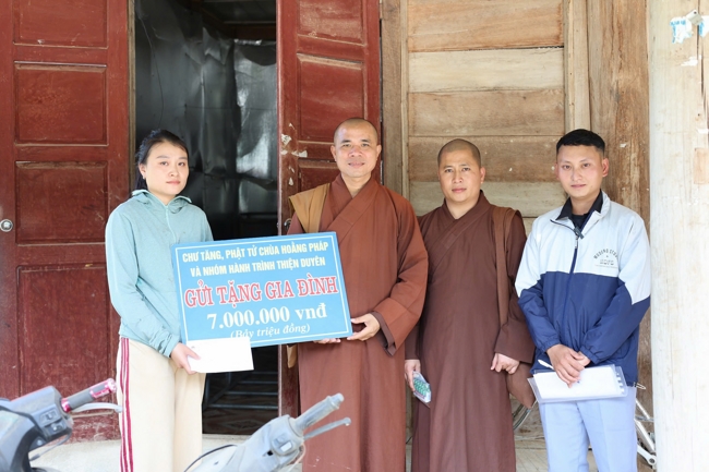 Disaster relief in Nghe An province in the pagoda's charity activities