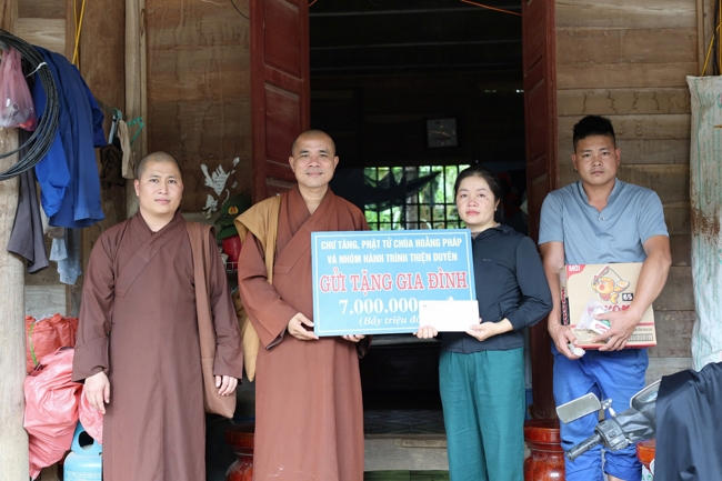 Disaster relief in Nghe An province in the pagoda's charity activities