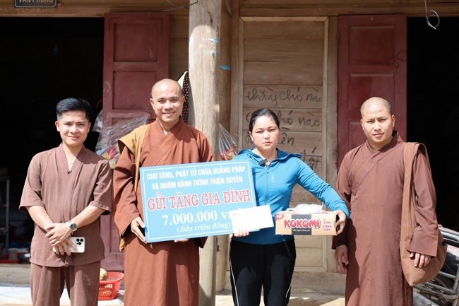 Disaster relief in Nghe An province in the pagoda's charity activities
