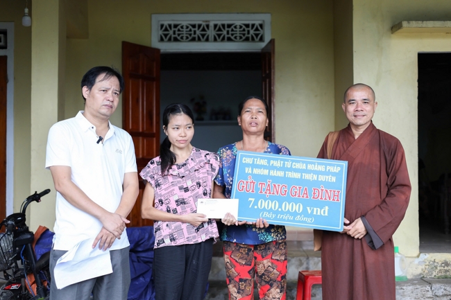 Disaster relief in Nghe An province in the pagoda's charity activities
