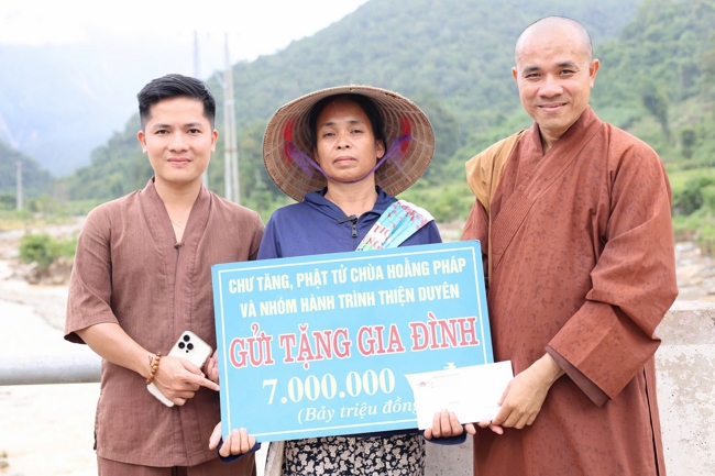 Disaster relief in Nghe An province in the pagoda's charity activities