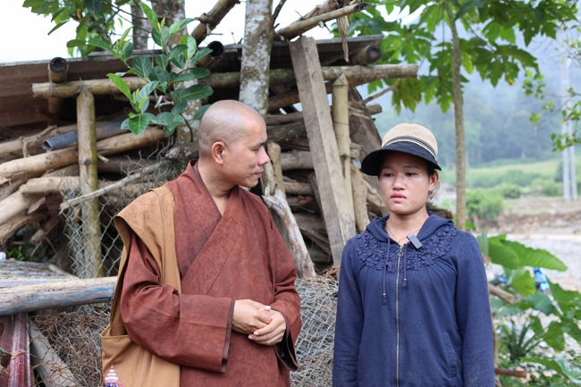 Disaster relief in Nghe An province in the pagoda's charity activities