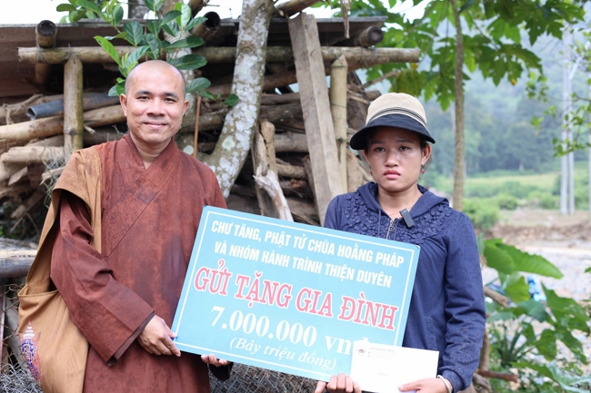 Disaster relief in Nghe An province in the pagoda's charity activities
