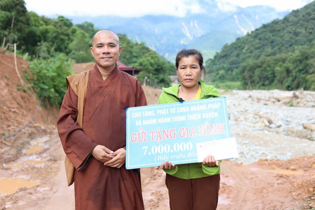 Disaster relief in Nghe An province in the pagoda's charity activities