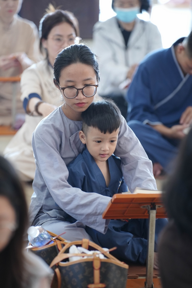 Phóng sinh tại bến phà Bình Mỹ