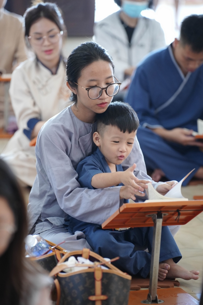 Phóng sinh tại bến phà Bình Mỹ