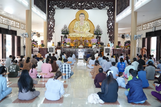 Phóng sinh tại bến phà Bình Mỹ