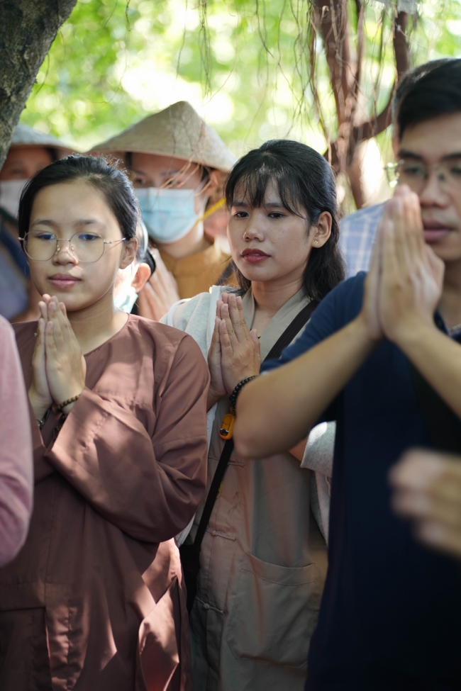 Phóng sinh tại bến phà Bình Mỹ