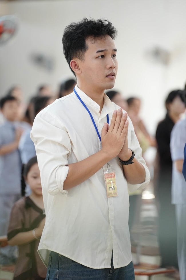 Phóng sinh tại bến phà Bình Mỹ