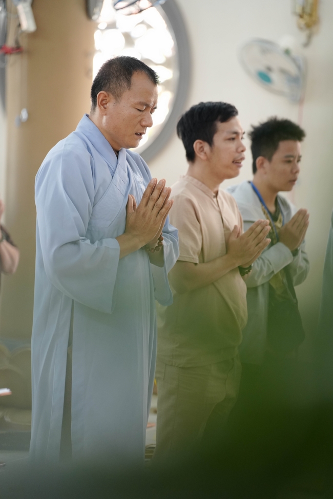 Phóng sinh tại bến phà Bình Mỹ