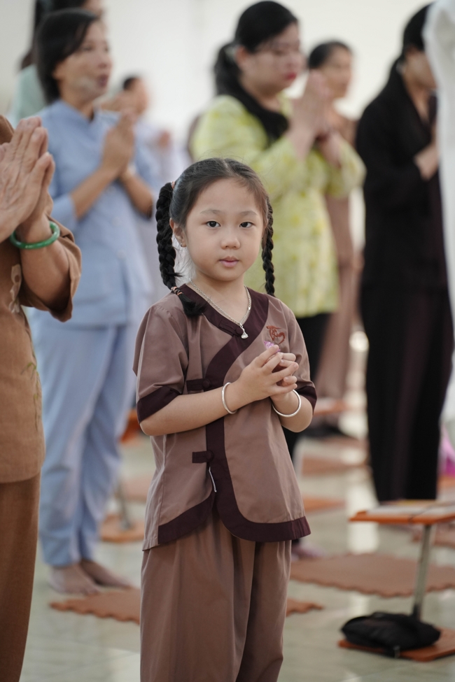 Phóng sinh tại bến phà Bình Mỹ