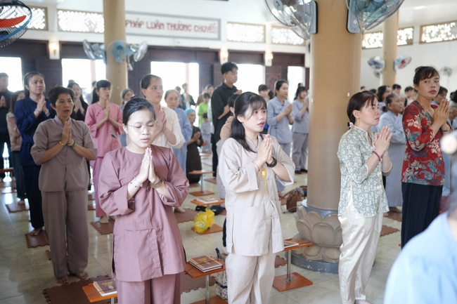 Phóng sinh tại bến phà Bình Mỹ