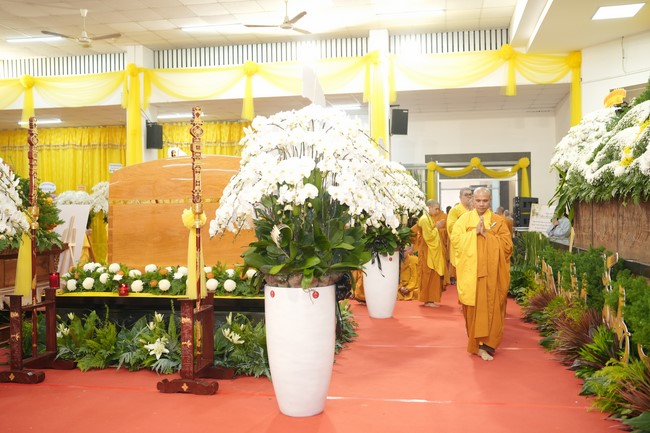 Viếng tang lễ Trưởng lão Hòa thượng Thích Từ Thông