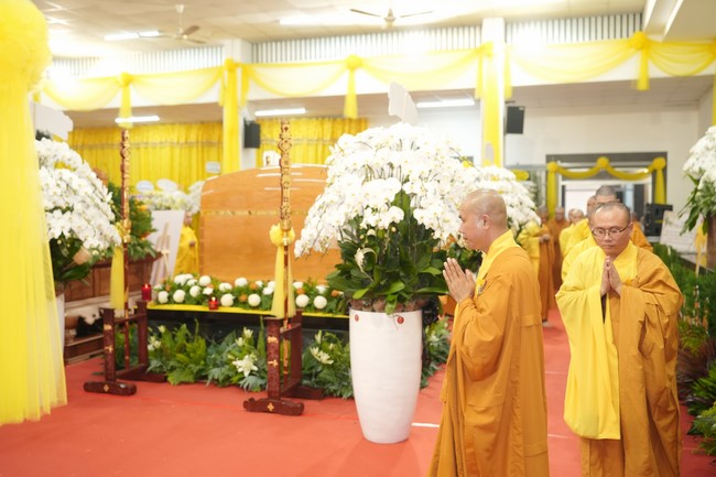 Viếng tang lễ Trưởng lão Hòa thượng Thích Từ Thông