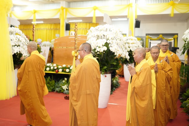 Viếng tang lễ Trưởng lão Hòa thượng Thích Từ Thông