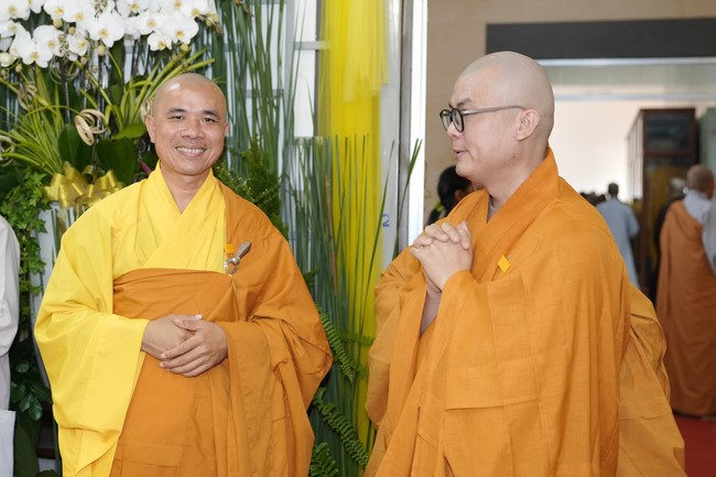 Viếng tang lễ Trưởng lão Hòa thượng Thích Từ Thông