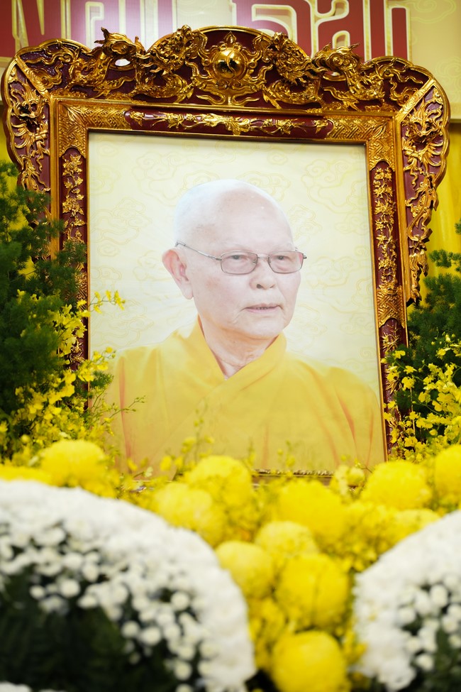 Viếng tang lễ Trưởng lão Hòa thượng Thích Từ Thông