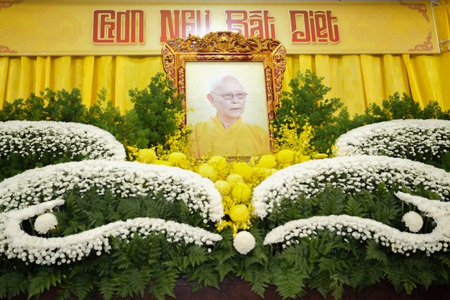 Viếng tang lễ Trưởng lão Hòa thượng Thích Từ Thông