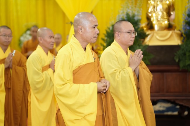 Viếng tang lễ Trưởng lão Hòa thượng Thích Từ Thông