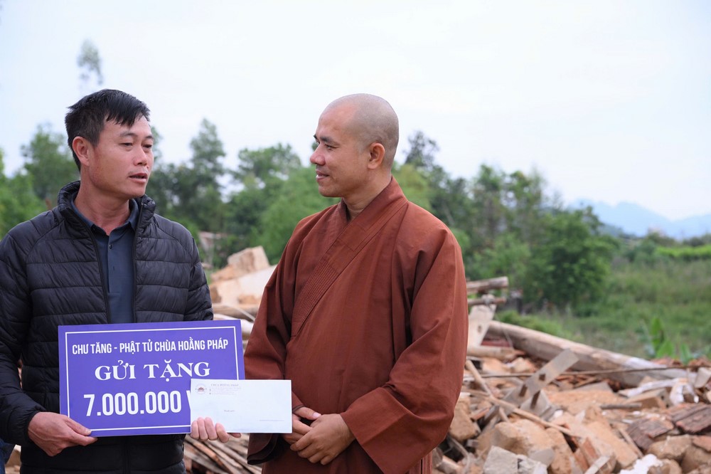 Disaster relief in Lang Son province in the pagoda's charity activities (Part 1)