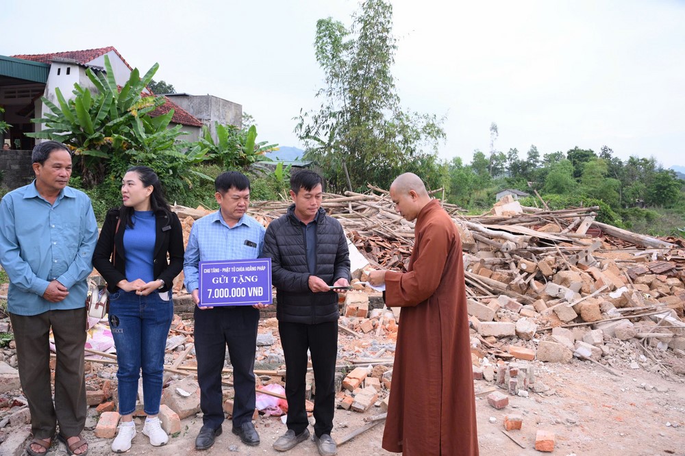 Disaster relief in Lang Son province in the pagoda's charity activities (Part 1)