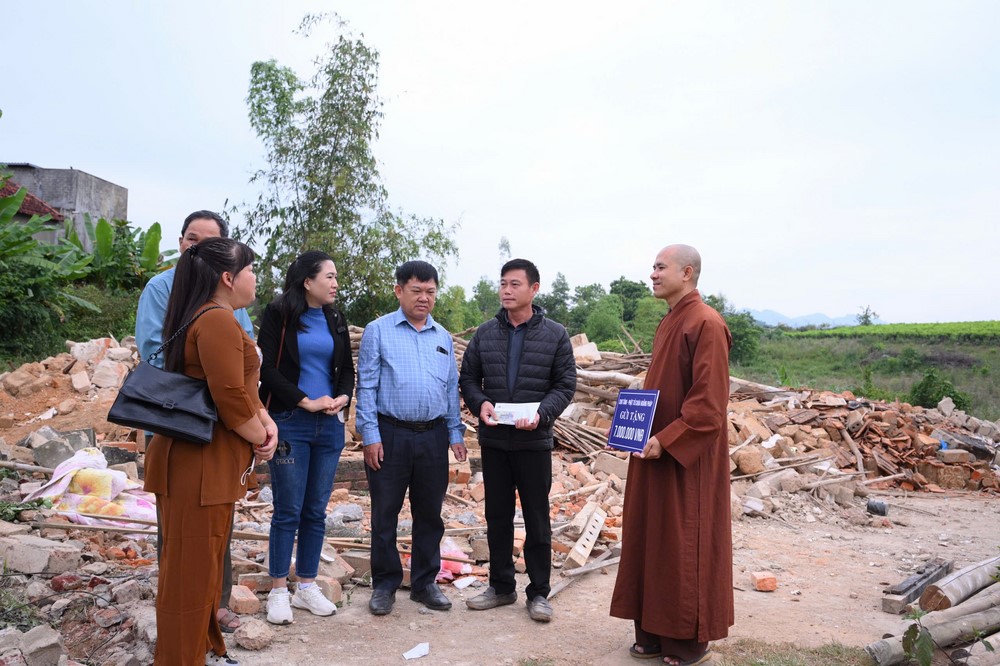 Disaster relief in Lang Son province in the pagoda's charity activities (Part 1)