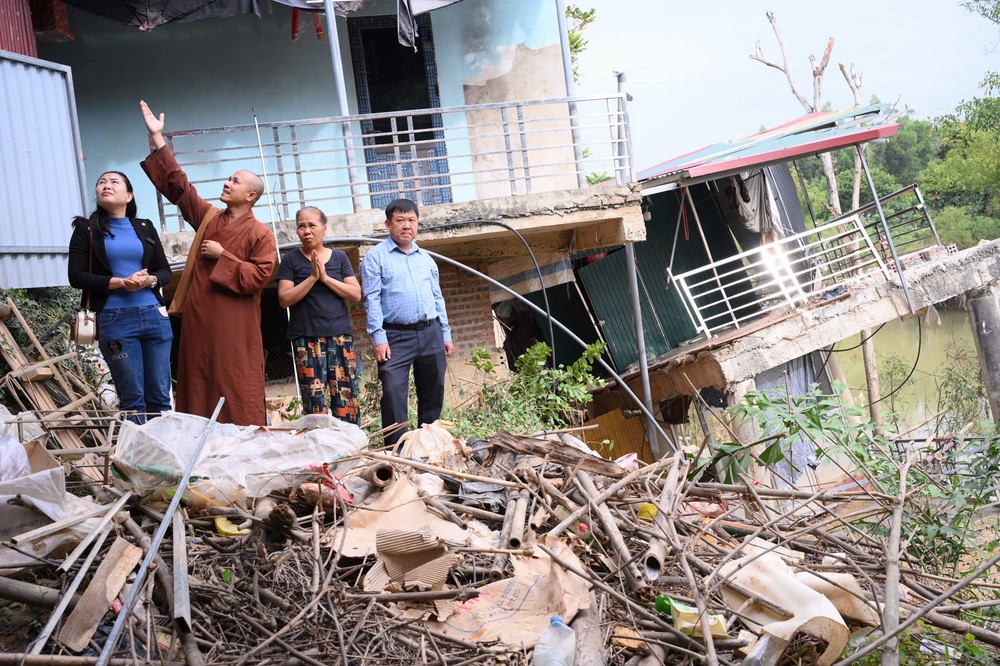 Disaster relief in Lang Son province in the pagoda's charity activities (Part 1)