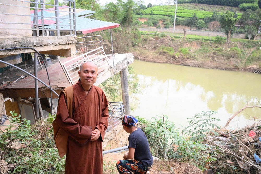Disaster relief in Lang Son province in the pagoda's charity activities (Part 1)