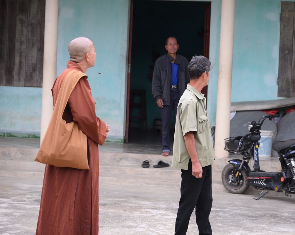 Disaster relief in Lang Son province in the pagoda's charity activities (Part 1)