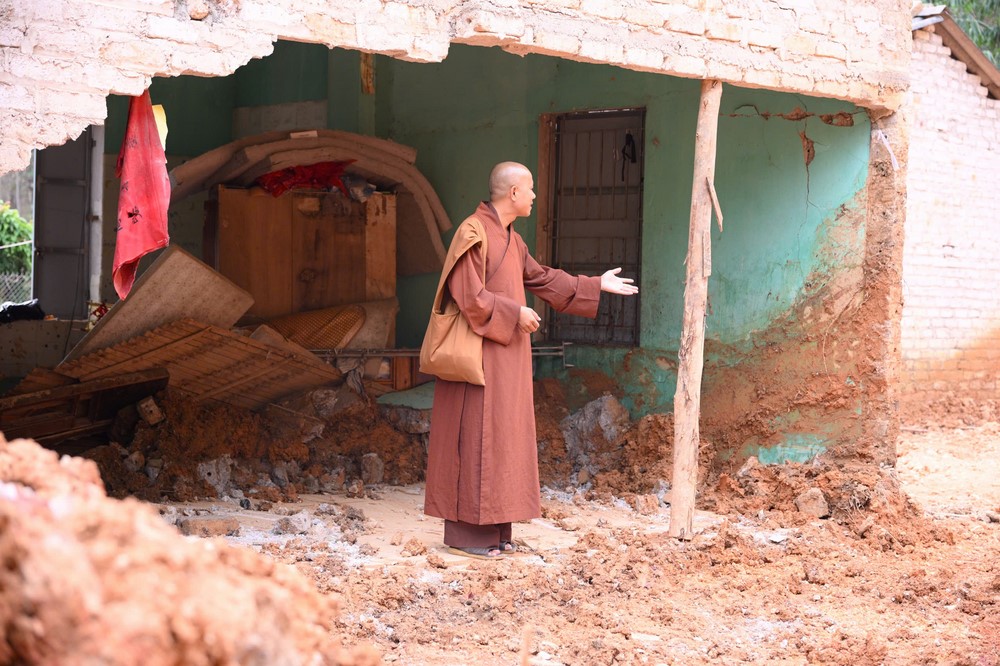 Disaster relief in Lang Son province in the pagoda's charity activities (Part 1)