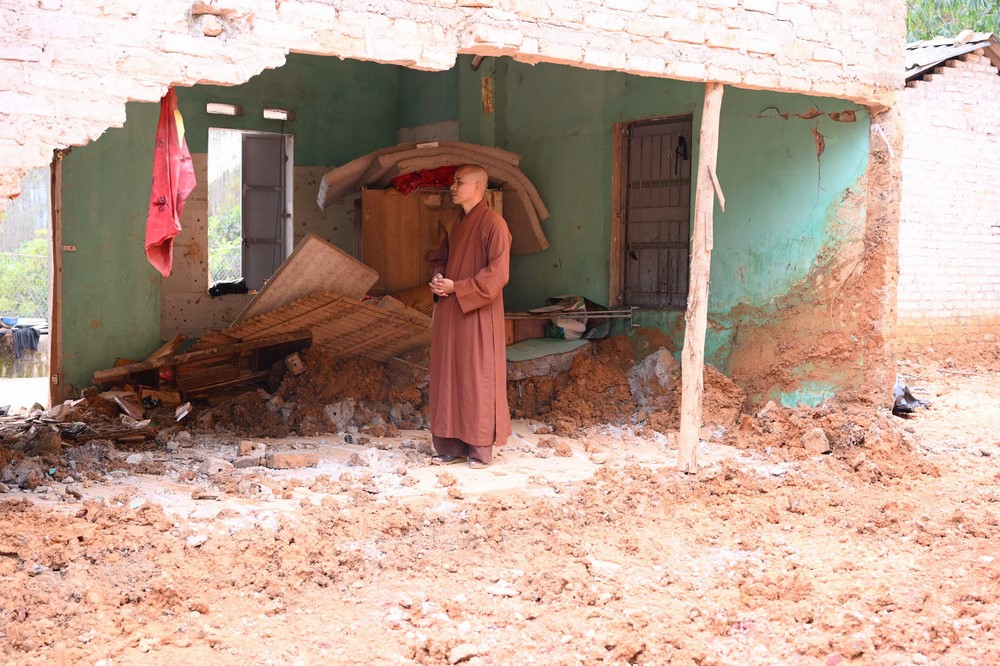 Disaster relief in Lang Son province in the pagoda's charity activities (Part 1)