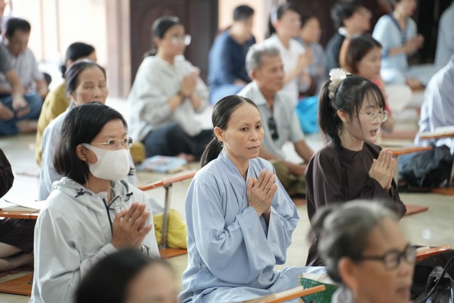 Freeing of creatures at Binh My ferry