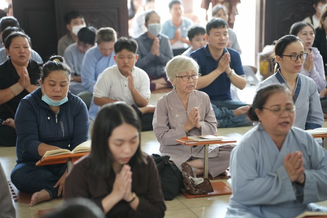 Freeing of creatures at Binh My ferry