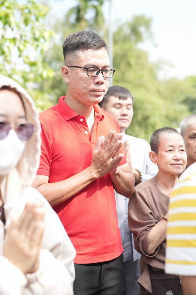 Freeing of creatures at Binh My ferry