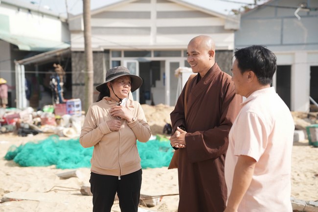 Từ thiện: Cứu trợ sau bão lũ tại tỉnh Gia Lai (tỉnh Bình Định cũ)