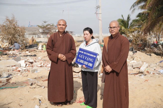 Từ thiện: Cứu trợ sau bão lũ tại tỉnh Gia Lai (tỉnh Bình Định cũ)