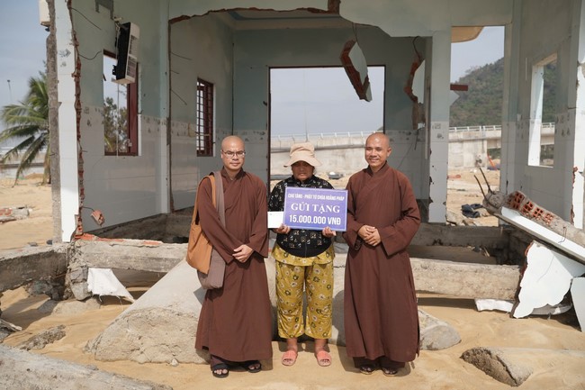 Từ thiện: Cứu trợ sau bão lũ tại tỉnh Gia Lai (tỉnh Bình Định cũ)