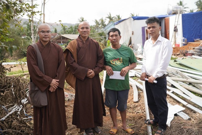 Từ thiện: Cứu trợ sau bão lũ tại tỉnh Gia Lai (tỉnh Bình Định cũ)