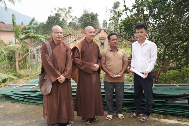 Từ thiện: Cứu trợ sau bão lũ tại tỉnh Gia Lai (tỉnh Bình Định cũ)