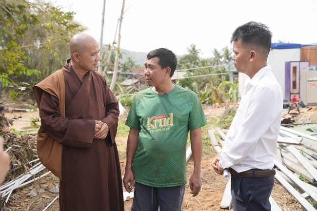 Từ thiện: Cứu trợ sau bão lũ tại tỉnh Gia Lai (tỉnh Bình Định cũ)