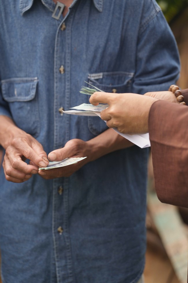 Từ thiện: Cứu trợ sau bão lũ tại Đà Nẵng