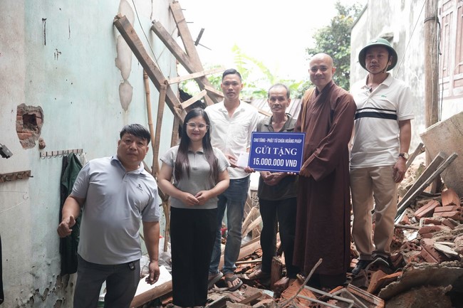 Từ thiện: Cứu trợ sau bão lũ tại Đà Nẵng