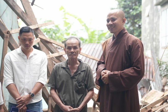 Từ thiện: Cứu trợ sau bão lũ tại Đà Nẵng