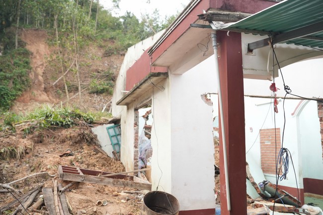 Từ thiện: Cứu trợ sau bão lũ tại Đà Nẵng