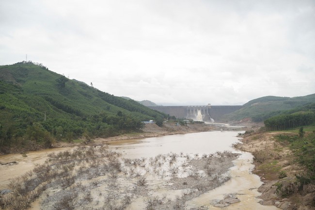 Từ thiện: Cứu trợ sau bão lũ tại Đà Nẵng