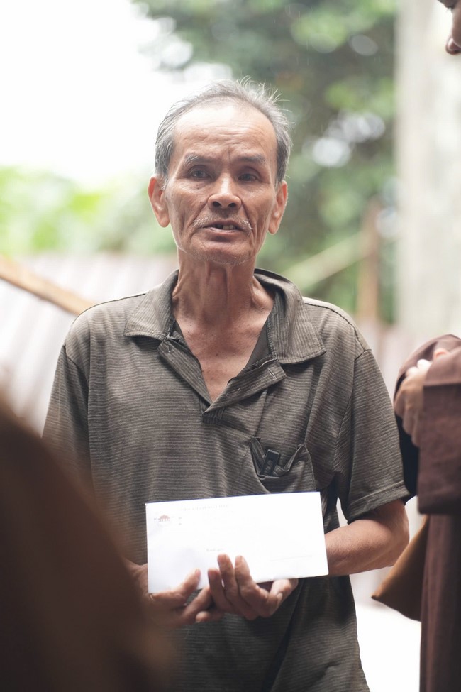 Từ thiện: Cứu trợ sau bão lũ tại Đà Nẵng