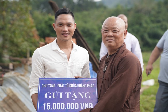 Từ thiện: Cứu trợ sau bão lũ tại Đà Nẵng