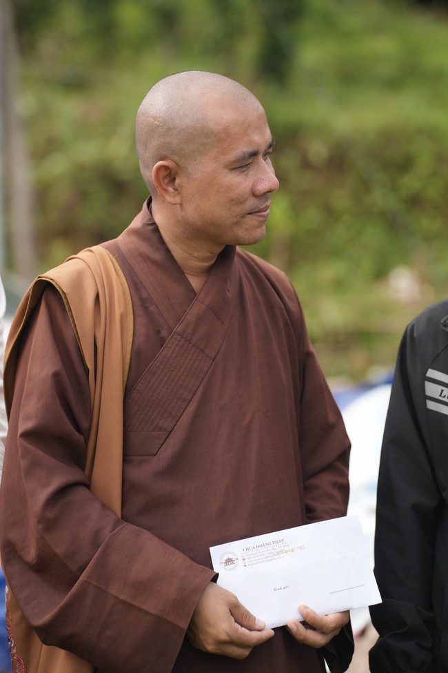 Từ thiện: Cứu trợ sau bão lũ tại Đà Nẵng