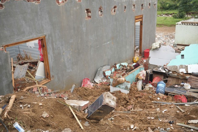 Từ thiện: Cứu trợ sau bão lũ tại Đà Nẵng